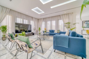Timeless 5BR Villa with Assistant Room in Frond P Palm Jumeirah by Deluxe Holiday Homes